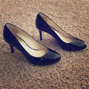 MICHAEL Michael Kors Black Patent Pumps